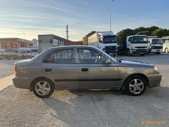 Sahibinden Hyundai Accent 1.6 Admire 2004 Model  370.000 km Füme