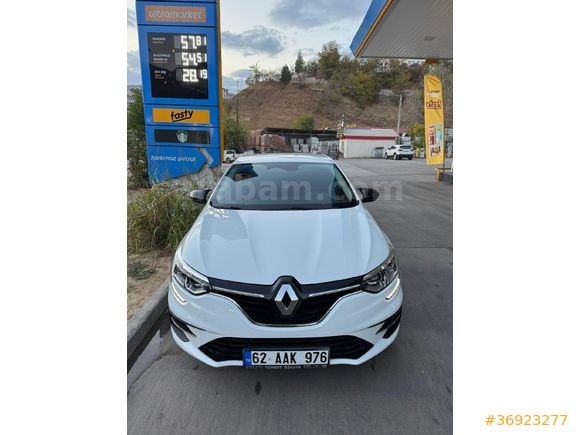 Sahibinden Renault Megane 1.3 TCe Touch 2024 Model