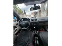Sahibinden Ford Fiesta 1.4 Ghia 2005 Model Kahramanmaraş 194.000 km Bej arab hasar kayıtlı 18 bin
Ağar hasarlıdır  farlar değişti yeni
