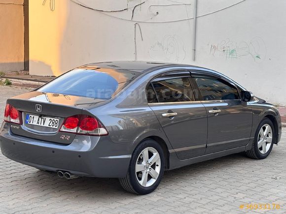Sahibinden Honda Civic 1.6 i-VTEC Premium 2011 Model