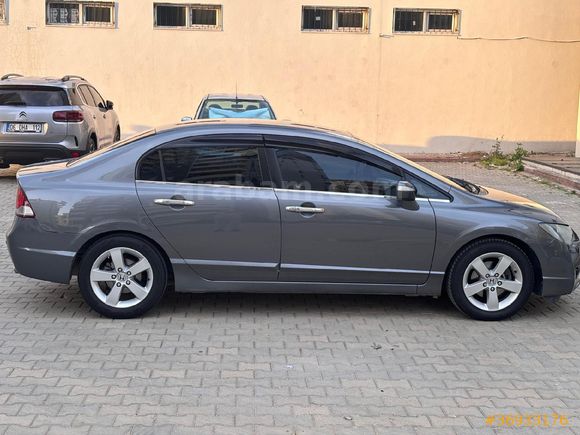 Sahibinden Honda Civic 1.6 i-VTEC Premium 2011 Model