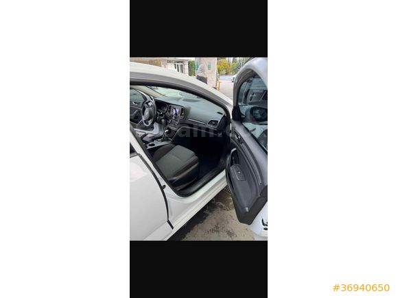 Sahibinden Renault Megane 1.3 TCe Joy 2022 Model 