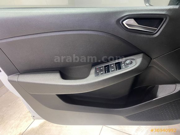 "GÜREL OTO"0,79 FAİZ 2024 CLIO 1.0T EVOLUTION OV 90 BG 64.561 KM