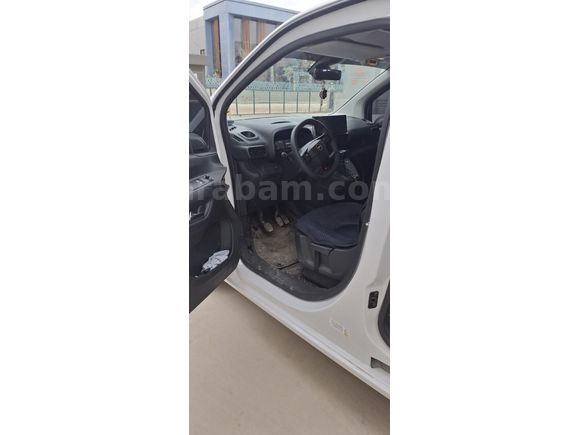 Sahibinden Opel Combo 1.5 CDTI Essential 2025 Model İzmir