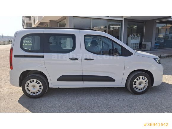 Sahibinden Opel Combo 1.5 CDTI Essential 2025 Model İzmir