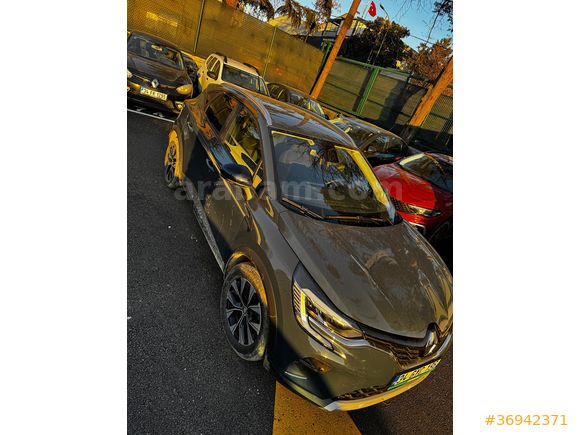 Sahibinden Renault Captur 1.3 TCe Touch 2023 Model 