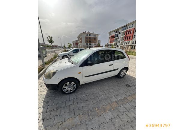 Sahibinden Ford Fiesta Van 1.4 TDCi 2007 Model  410.000 km Beyaz