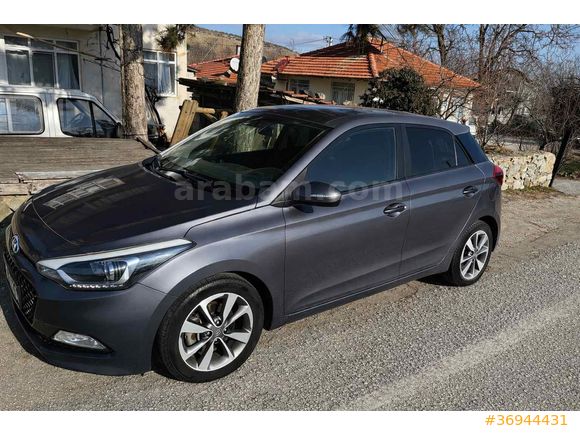 Sahibinden Hyundai i20 PANORAMA 1.4 CRDi Style 2015 Model 