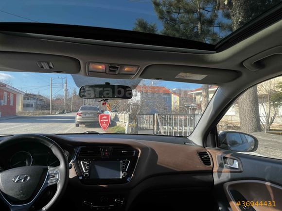 Sahibinden Hyundai i20 PANORAMA 1.4 CRDi Style 2015 Model 