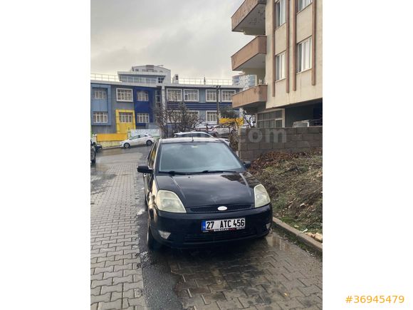 TEMİZ FORD FİESTA 