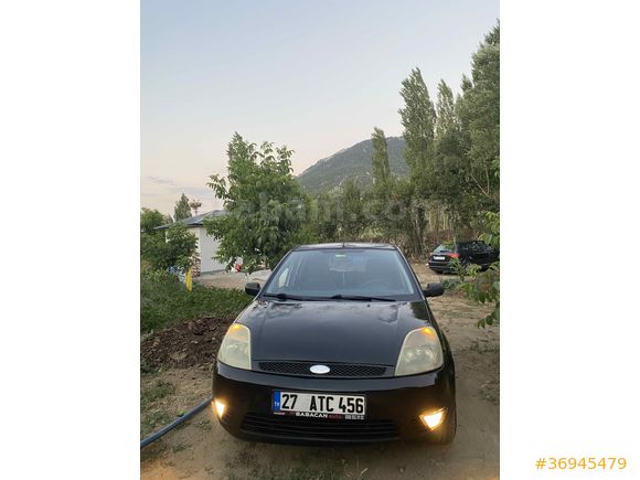 TEMİZ FORD FİESTA 
