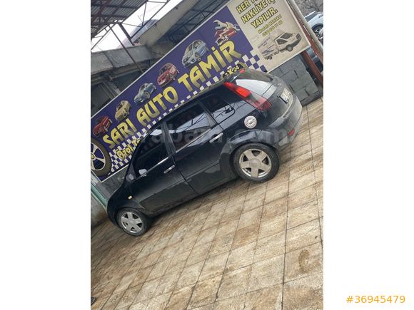 TEMİZ FORD FİESTA 