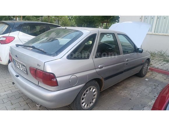 Sahibinden Ford Escort 1.6 Ghia 1998 Model