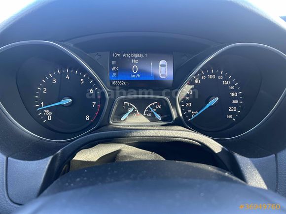 ORJİNAL HATASIZ  Ford Focus 1.0 GTDi Titanium 2015 Model 