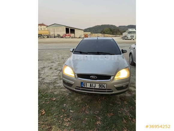 Sahibinden Ford Focus 1.6 TDCi Ghia 2008 Model  308.000 km Gri