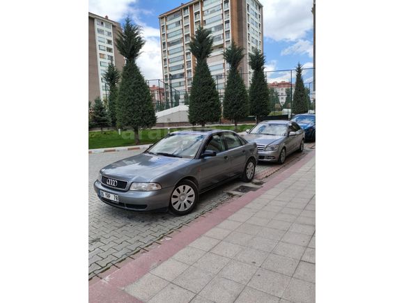 Sahibinden Audi A4 Sedan 1.6 1995 Model Gümrük girişli bakımlı 2012 yılından beri kullanıyorum orjinal