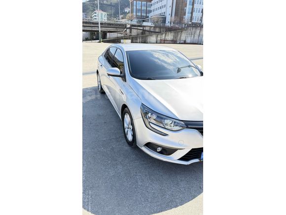 Sahibinden Renault Megane 1.5 Blue DCI Touch 2019 Model 