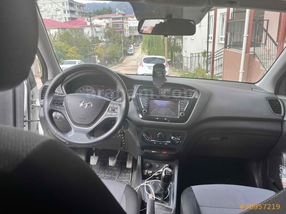 Sahibinden Hyundai i20 1.2 MPI Elite 2015 Model 