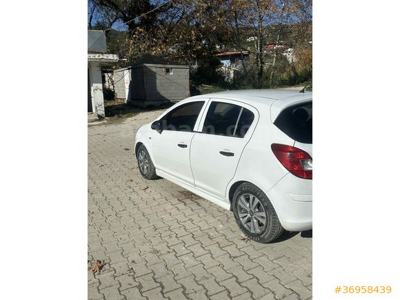 Sahibinden Opel Corsa 1.3 CDTI Essentia 2013 Model  220.000 km Beyaz