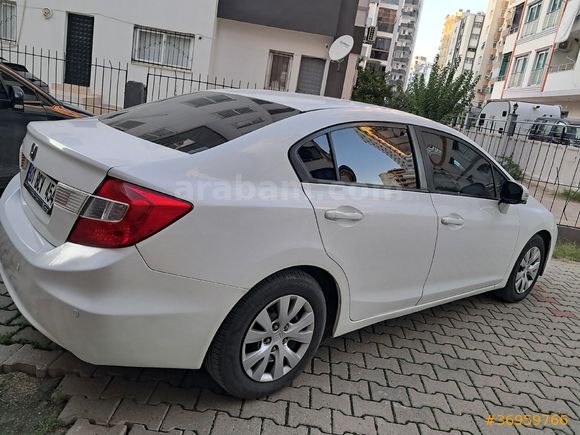 Sahibinden Honda Civic 1.6 i-VTEC drean 2012 Model