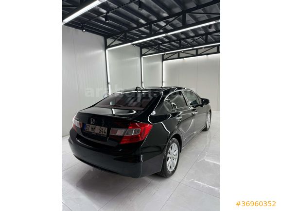 Sahibinden Honda Civic 1.6 i-VTEC Eco Premium 2012 Model