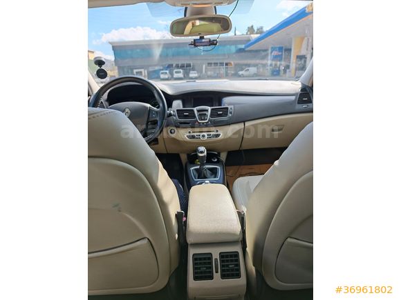 Sahibinden Renault Laguna 1.5 dCi Executive 2011 Model