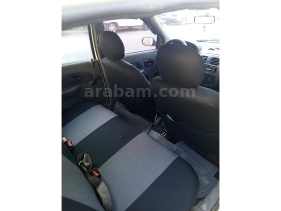 Sahibinden klimalı  Renault Clio 1.4 RNA 2000 Model klima lı 2028 e kadar vizeli