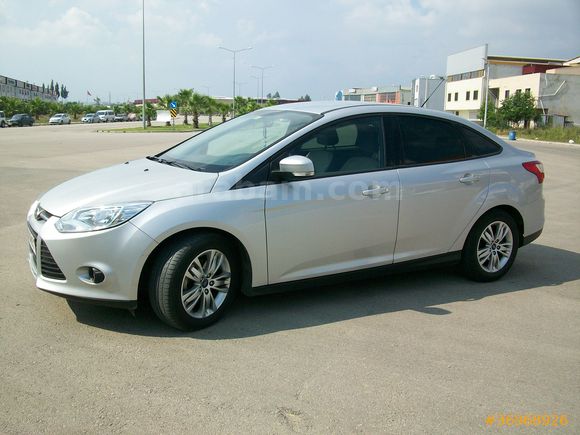 ALİ ATAÖZÜ AUTO GALLERY DEN 2013 MODEL ÇOK TEMİZ FORD FOCUS