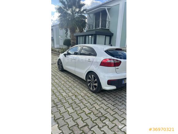 Sahibinden Kia Rio 1.4 CRDi Concept Plus 2015 Model 