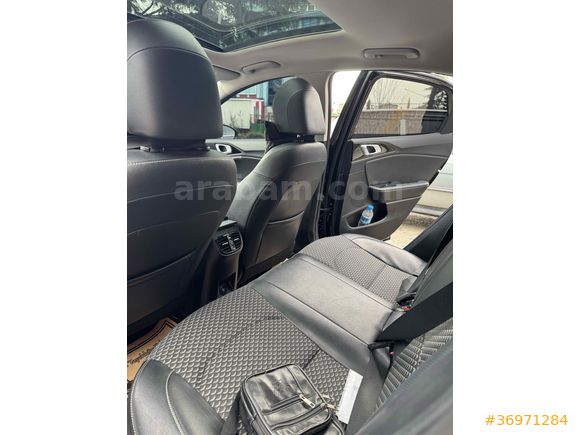 Sahibinden Kia XCeed 1.5 T-GDI Elegance 2023 Model 