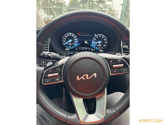 Sahibinden Kia XCeed 1.5 T-GDI Elegance 2023 Model 