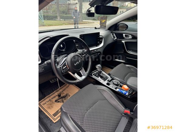 Sahibinden Kia XCeed 1.5 T-GDI Elegance 2023 Model 