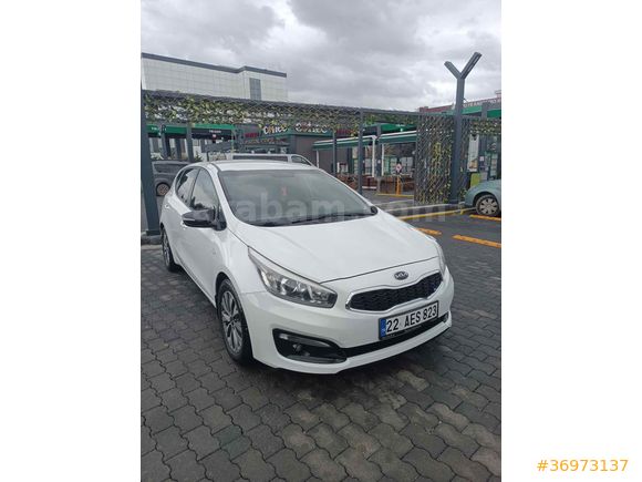 Sahibinden Kia Ceed 1.6 CRDi Comfort 2015 Model 