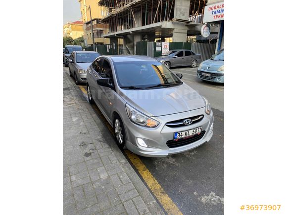 Sahibinden Hyundai Accent Blue 1.6 CRDI Mode Plus 2015 Model 