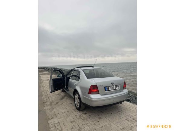 Sunrooflu temiz  Volkswagen Bora 1.6 Comfortline 2000 Model  290.000 km gri 1.6 8v
