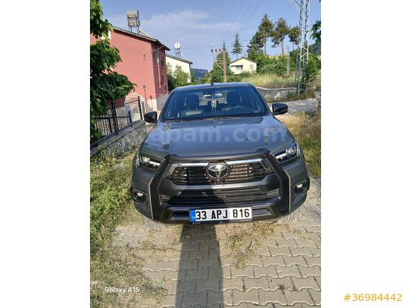 Sahibinden Toyota Hilux 2.4 D-4D 4x4 Invincible 2023 Model mersnl