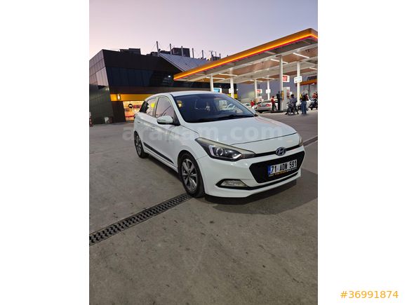 Sahibinden Hyundai i20 1.2 MPI Elite 2014 Model