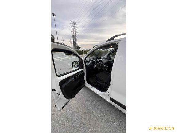 Sahibinden Fiat Fiorino Cargo 1.3 Multijet 2017 Model 
Kazasız  Tramersiz Temiz kullanışlı masrafsızdır.