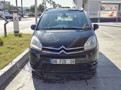 öğretmenden cam tavanlı 7kişilik dizel otomatik aile arabası