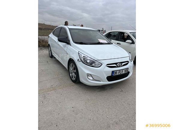 Sahibinden Hyundai Accent Blue 1.6 CRDI Mode Plus 2015 Model 
