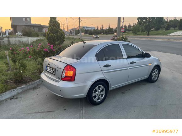 Sahibinden Hyundai Accent Era 1.5 CRDi-VGT Start 2010 Model  230.000 km Gri (metalik)