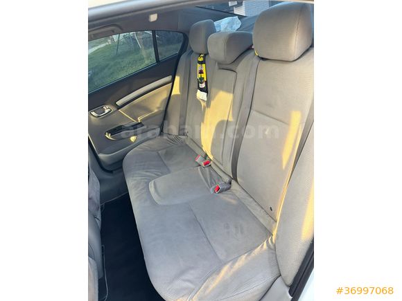 2.SAHİBİNDEN HONDA CİVİC 2012 1.6 i-VTEC 40. YIL ECO ELEGANCE OTOMATİK • SUNROOF • LPG 