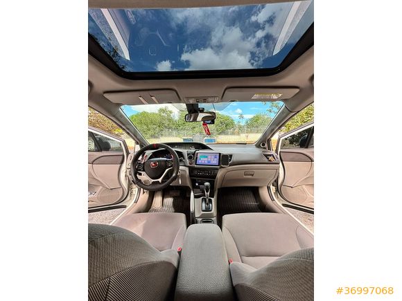 2.SAHİBİNDEN HONDA CİVİC 2012 1.6 i-VTEC 40. YIL ECO ELEGANCE OTOMATİK • SUNROOF • LPG 