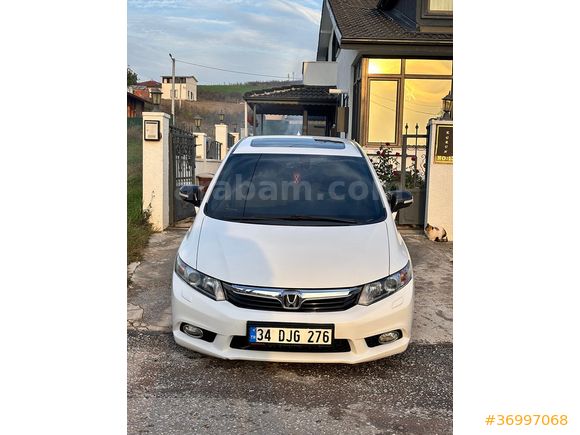 2.SAHİBİNDEN HONDA CİVİC 2012 1.6 i-VTEC 40. YIL ECO ELEGANCE OTOMATİK • SUNROOF • LPG 