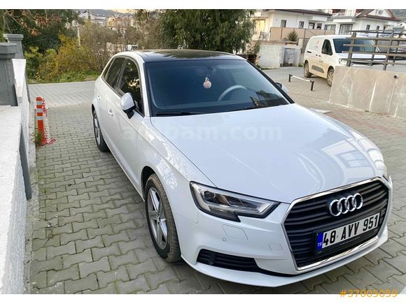 SAHİBİNDEN KAZASIZ BOYASIZ YETKİLİ SERVİS BAKIMLI EMSALSİZ DÜŞÜK KM 2019 A3