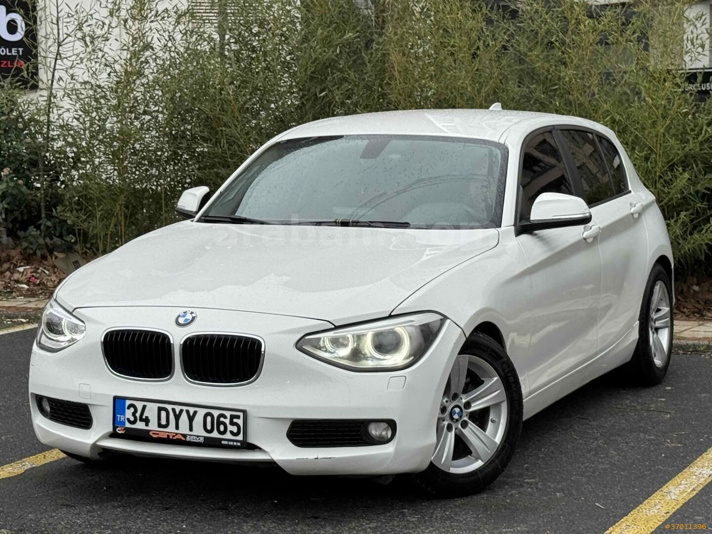 Galeriden BMW 1 Serisi 116d Comfort 2014 Model İstanbul 260.000 km Beyaz 1