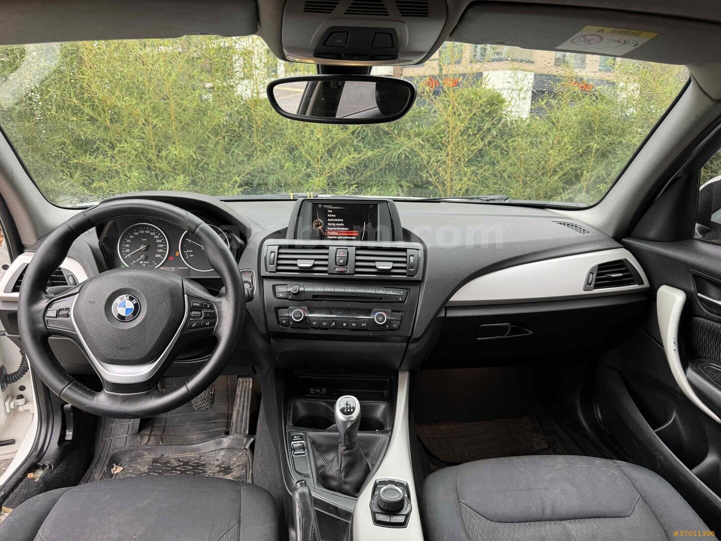 Galeriden BMW 1 Serisi 116d Comfort 2014 Model İstanbul 260.000 km Beyaz 6