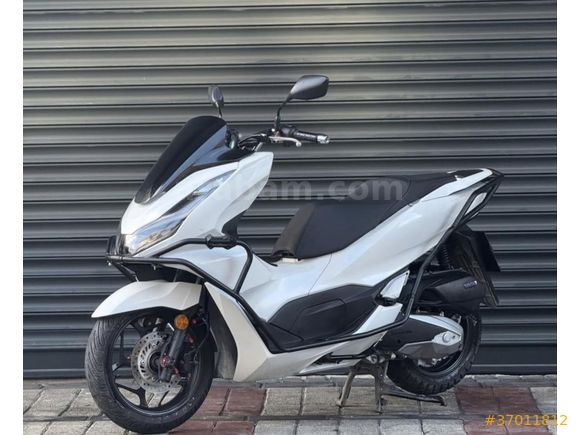 Sahibinden Honda PCX125 2024 Model İstanbul 29.000.000 km Beyaz