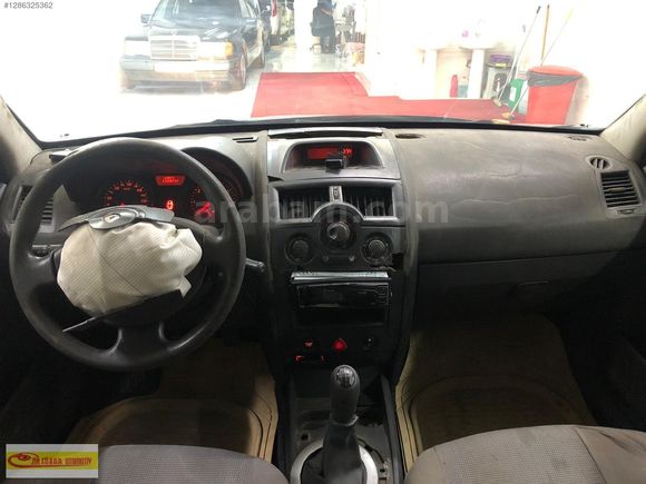 PAZARLIKSIZ BU GÜNE ÖZEL PLAKALI RUHSATLI 2004 RENAULT MEGAN 2