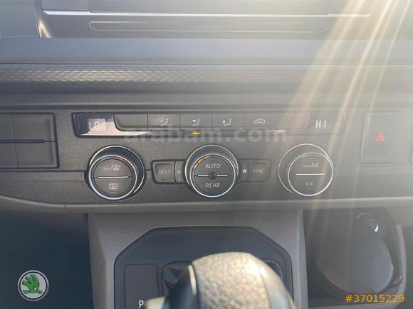 SKODA KONMAR'DAN 2021 VOLKSWAGEN CARAVELLE 2.0 TDI 150 BG. 8+1